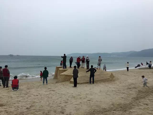 梁碩《眺望臺》 梁碩《眺望臺》